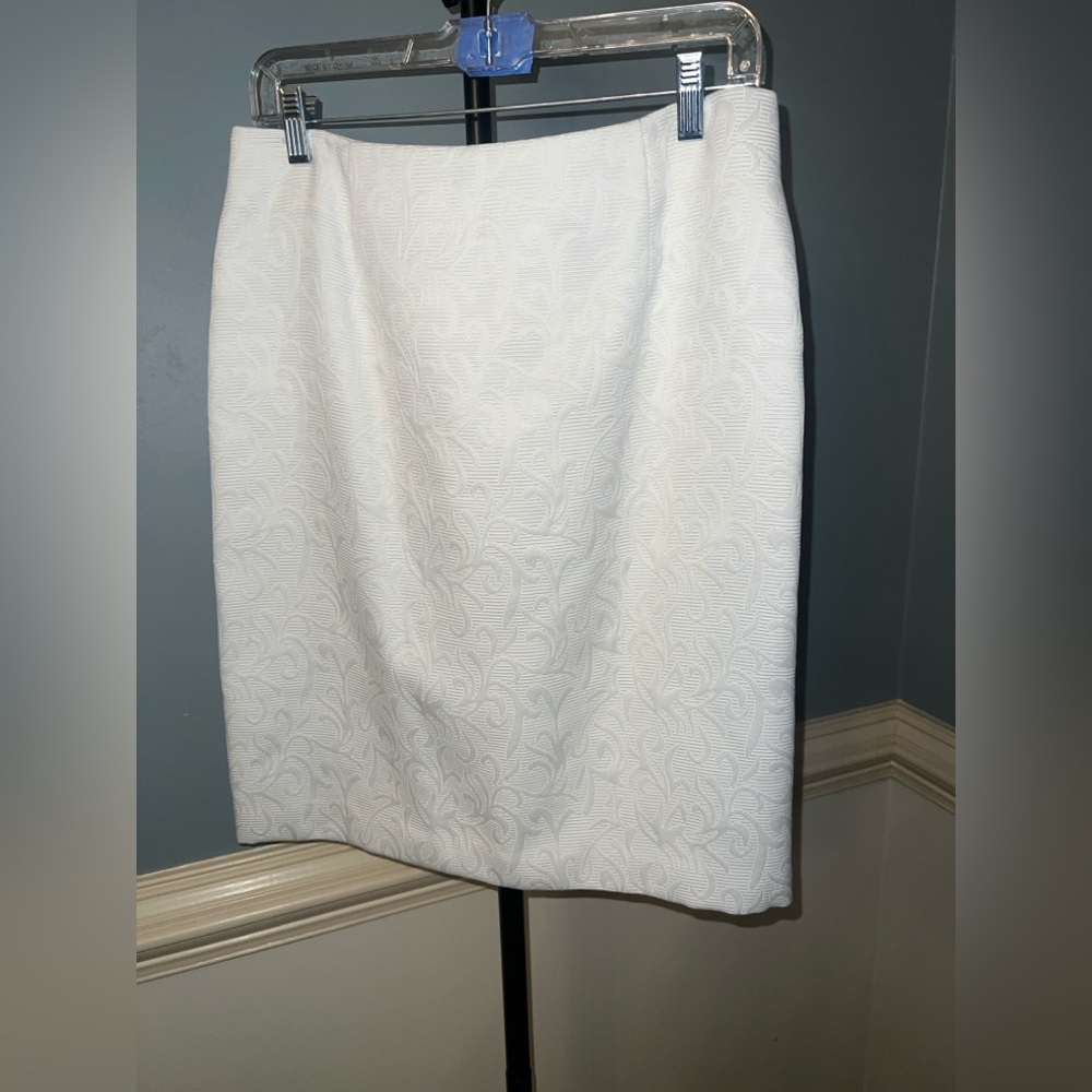 Amanda Smith White Textured Pencil Skirt